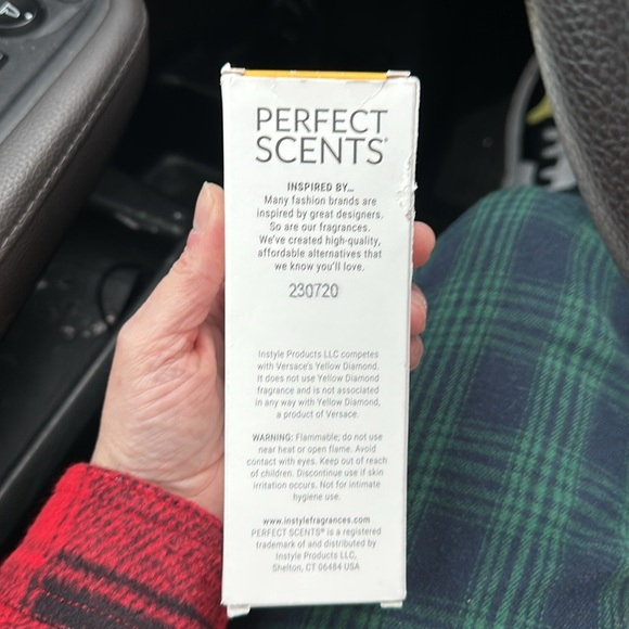 Yellow Diamond Eau de Toilette by Perfect Scents, 3.4 FL OZ, 100 ml - Picture 4 of 7